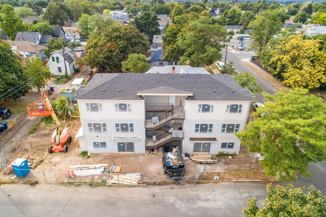 2001 W Boone Ave in Spokane, WA - Building Photo