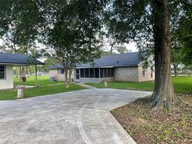 16526 Walnut Springs Ln in Magnolia, TX - Building Photo