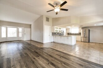 1811 N Cheri Lynn Dr in Chandler, AZ - Foto de edificio - Building Photo