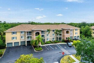 6492 Emerald Dunes Dr in Royal Palm Beach, FL - Building Photo