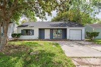 1817 Dalian St in La Marque, TX - Building Photo - Building Photo