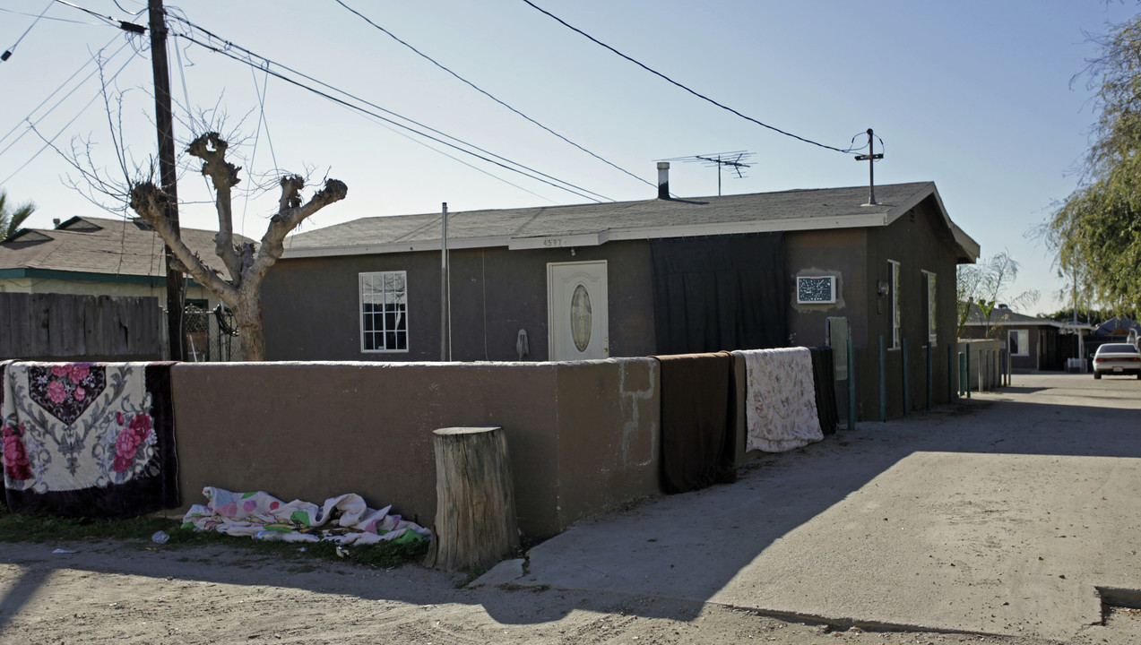 Fourplex & Sfr in Montclair, CA - Building Photo