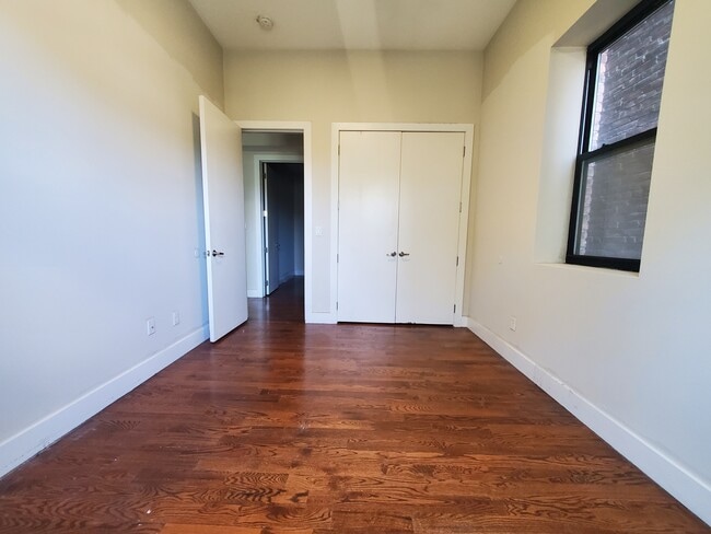 409 Ocean Ave in Jersey City, NJ - Building Photo - Building Photo