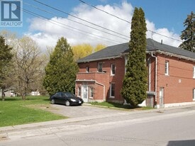 109 Union St in Prince Edward, ON - Building Photo