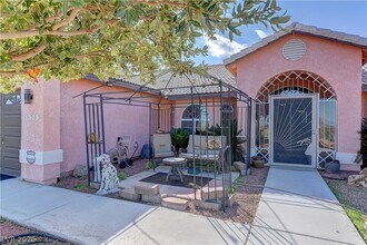 1325 Jonathan Dr in Las Vegas, NV - Building Photo - Building Photo