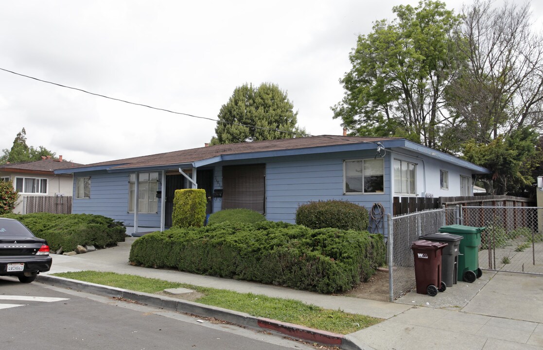 24828-24830 Thomas Ave in Hayward, CA - Building Photo