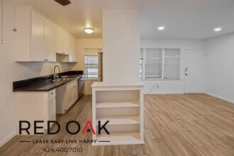 7528 Norton Ave in West Hollywood, CA - Building Photo - Building Photo