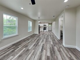 9214 Metz Ave in Dallas, TX - Building Photo