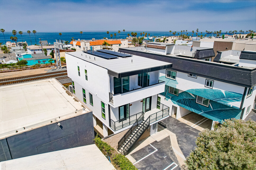 Welcome to Ocean Breeze in Oceanside Apartments in Oceanside, CA - Building Photo