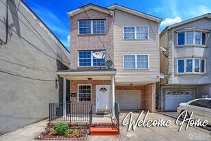 125 Elizabeth Ave in Elizabeth, NJ - Building Photo