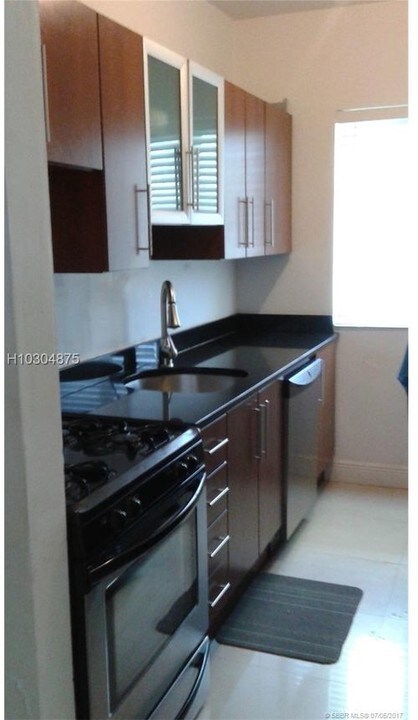 320 85th St in Miami Beach, FL - Building Photo