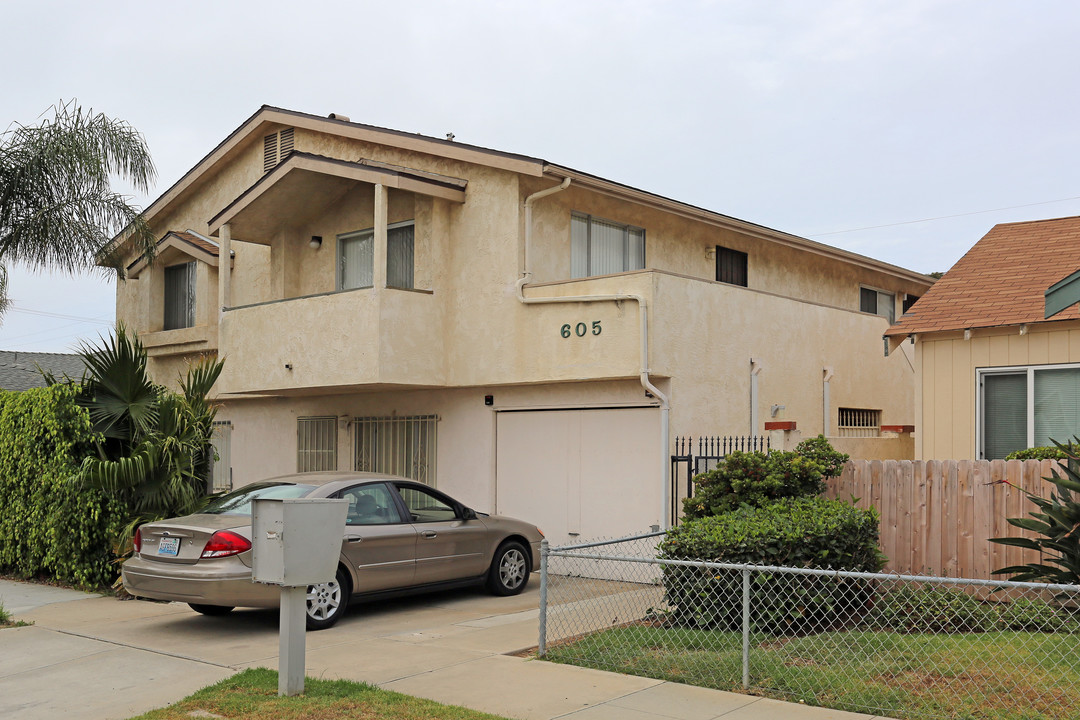 605 N Ditmar St in Oceanside, CA - Building Photo