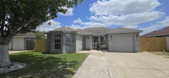 13 Delia Ave in Alamo, TX - Building Photo