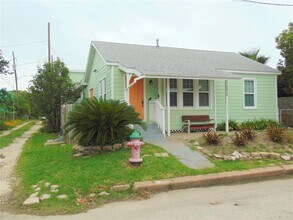 1914 52nd St in Galveston, TX - Building Photo - Building Photo