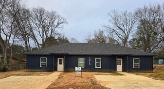 1215 Fairway Dr in Longview, TX - Building Photo