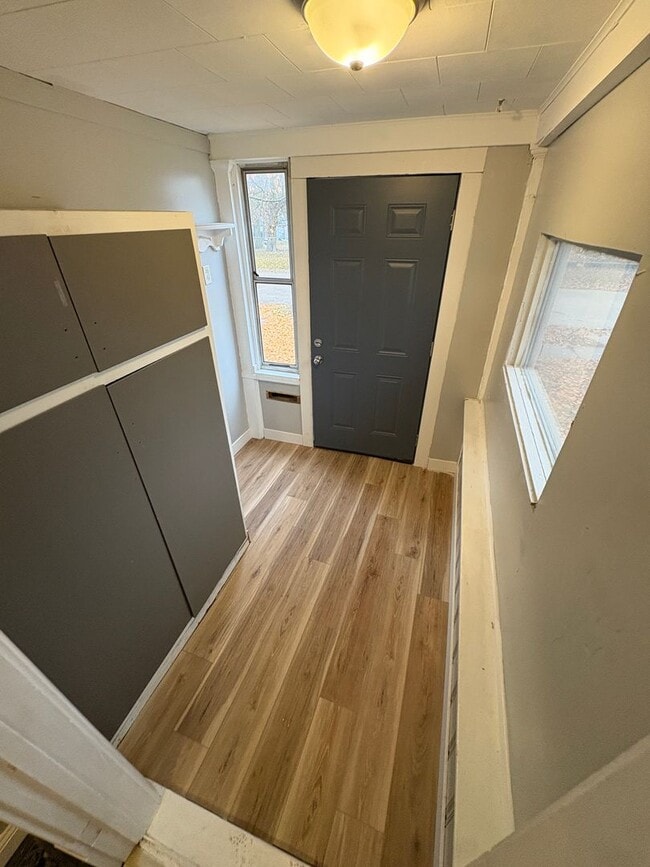 1214 Englewood Ave in Waterloo, IA - Building Photo - Building Photo