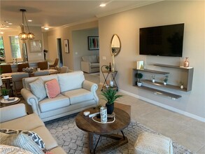 9433 Benvenuto Ct in Naples, FL - Foto de edificio - Building Photo