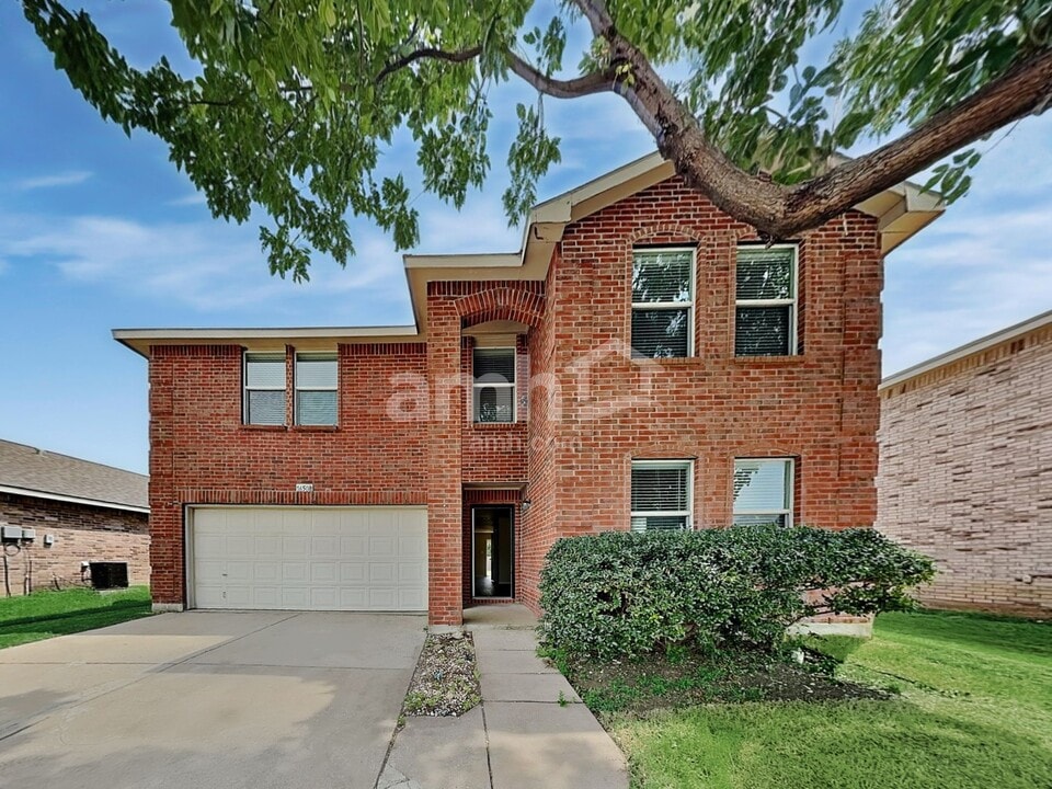 16508 Jasmine Springs Dr in Justin, TX - Building Photo
