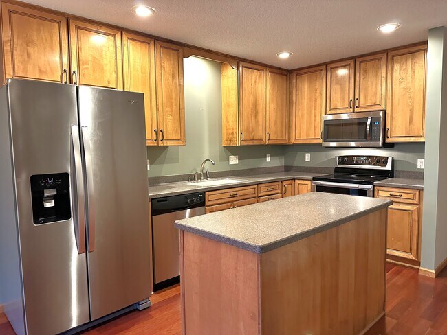 11448 Town Center Dr in Saint Michael, MN - Building Photo - Building Photo