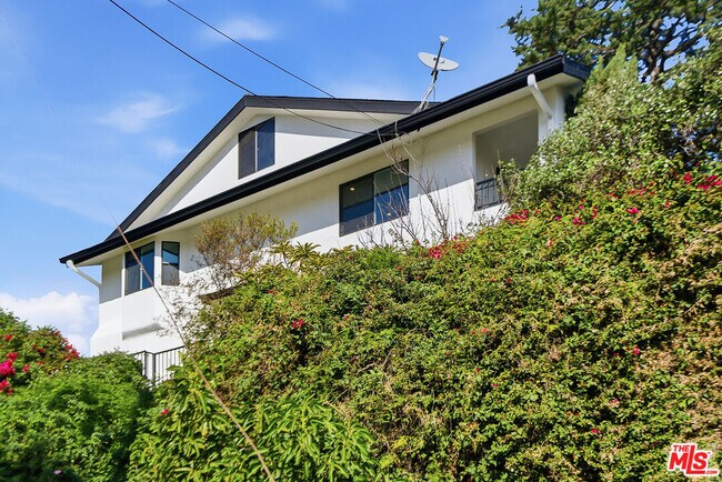 1301 Angelus Ave in Los Angeles, CA - Building Photo - Building Photo