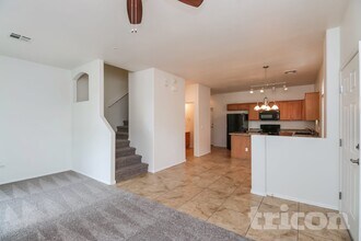 1350 S Greenfield Rd in Mesa, AZ - Building Photo - Building Photo