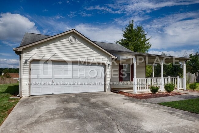 111 Fox Chase Trail in Toney, AL - Building Photo - Building Photo
