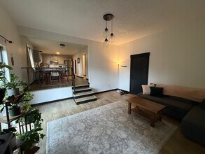 26714 NE Valley St in Duvall, WA - Building Photo - Building Photo