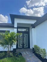 1022 Candlelight Dr in Lehigh Acres, FL - Building Photo