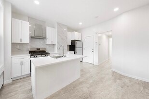 600 67th St in West New York, NJ - Building Photo
