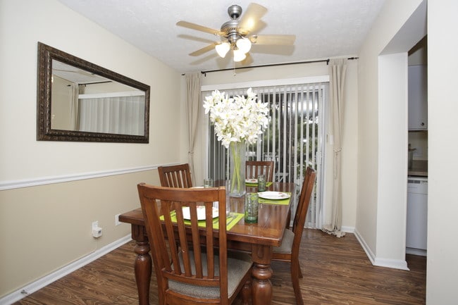 Maplewood Pointe in Riverdale, GA - Foto de edificio - Interior Photo