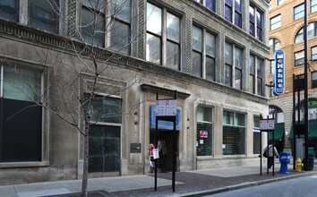 106 W 7th St in Cincinnati, OH - Foto de edificio - Building Photo
