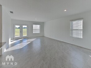 6975 Faben Ln in Zephyrhills, FL - Building Photo - Building Photo