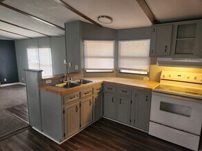747 Three Bridges Estates Cir in Jacksonville, NC - Building Photo - Building Photo