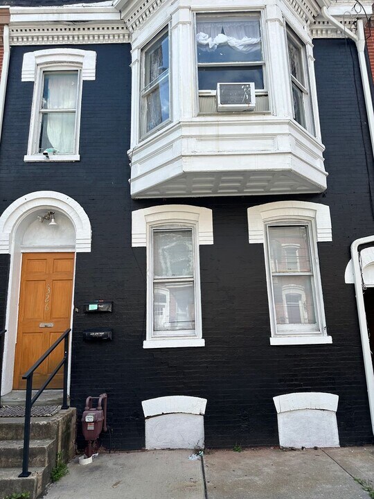 326 E King St in York, PA - Building Photo