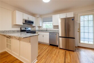 897 Argonne Ave NE in Atlanta, GA - Building Photo - Building Photo