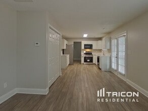 3453 Sunset Rd in Charlotte, NC - Building Photo - Building Photo
