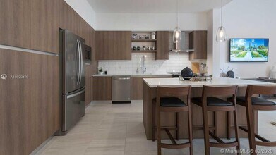 340 SE 3rd St-Unit -1811 in Miami, FL - Building Photo - Building Photo