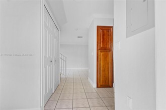 6765 NW 182nd St in Hialeah, FL - Building Photo - Building Photo