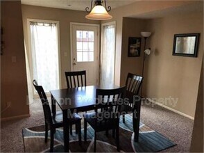 3604 Lakecrest Ct in Lawrence, KS - Building Photo - Building Photo