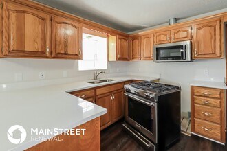 309 SW Creek Ridge Drive . in Grain Valley, MO - Foto de edificio - Building Photo