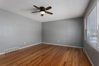 703 SW 7 St in Lee's Summit, MO - Building Photo - Building Photo