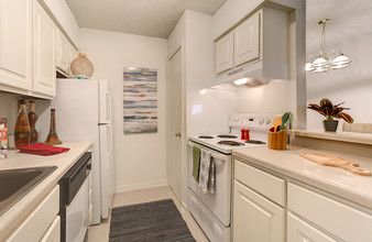 Fox Run in Metairie, LA - Building Photo - Building Photo