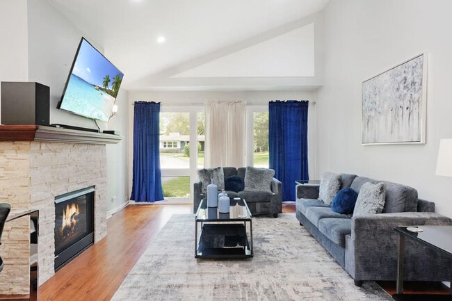 238 Carter Ct