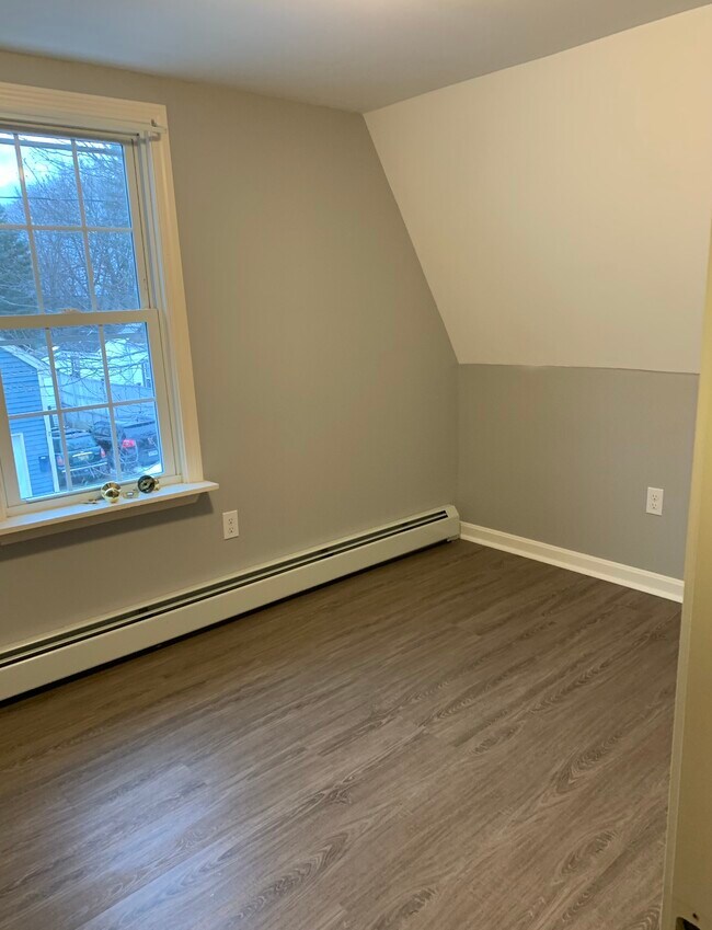 105 Mill Ln in Westbrook, ME - Building Photo - Building Photo
