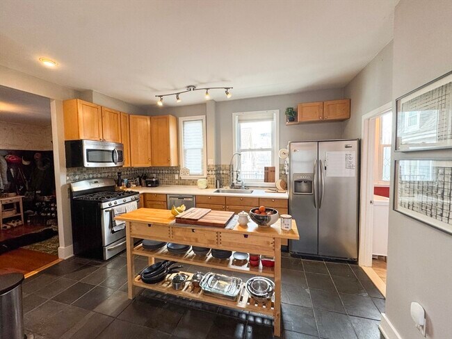 26 Watson St, Unit 2 in Cambridge, MA - Building Photo - Building Photo