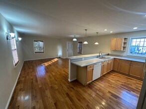 685 Garibaldi St SW in Atlanta, GA - Foto de edificio - Building Photo