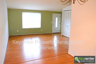 2805 Pine Meadow Dr in Marietta, GA - Building Photo - Building Photo