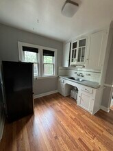 884 Beaconsfield Ave, Unit Apt 3 in Grosse Pointe Park, MI - Building Photo - Building Photo