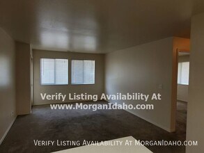 6723 W Overland Rd in Boise, ID - Building Photo - Building Photo