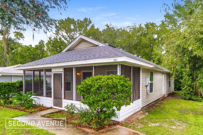 1531 Brook Forest Dr in Jacksonville, FL - Foto de edificio - Building Photo
